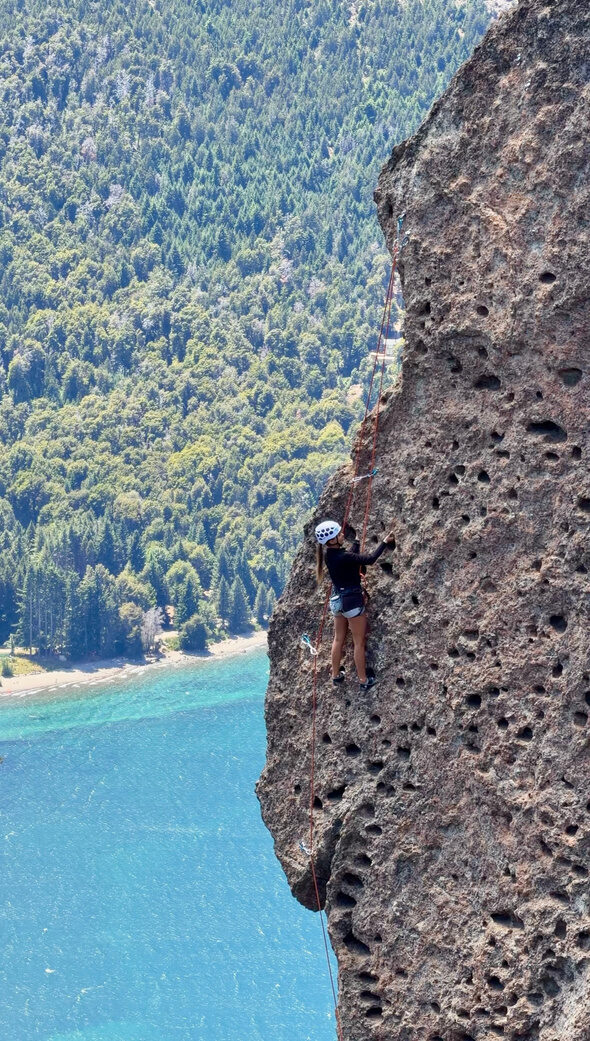 Bautismo en Cerro San Martín — escalada en roca en Bariloche